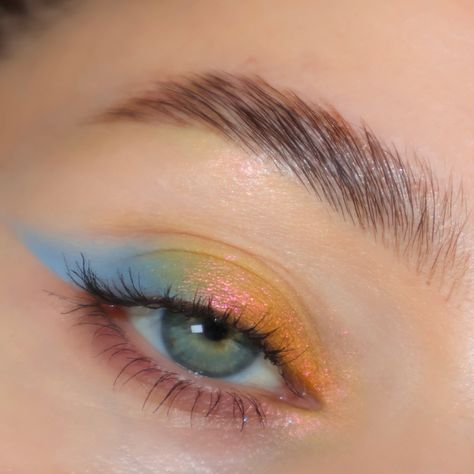 which olympic sports are you watching 👀 @dandylionsco lakeview @terra_moonscosmetics arctic lime @shinebysdcosmetics no limit @sweedbeauty cloud mascara PR @nyxcosmetics brow glue @judydoll_official brow pen #indiemakeup #indieeyeshadow #colorfulmaleup #funmakeup #eyeshadow #colorfuleyeshadow #selftaughtmua #blendtherules indie eyeshadow terramoons shine by sd dandylions colorful makeup Multicolor Eyeshadow Looks, Pastel Rainbow Makeup, Indie Eyeshadow, Simple Colorful Eye Makeup, Coloured Mascara, Fun Eyeshadow, Cloud Makeup, Brow Glue, Everyday Eyeshadow