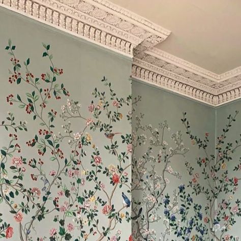 Jane French Home on Instagram: "Gorgeous @degournay #janefrenchhome #chezorleans #handpainted #degournay #wallpaper #chinoiserie #tampaantiques" Degournay Wallpaper Bedroom, Degournay Wallpaper, Dining Room Murals, Wallpaper Chinoiserie, Historic Wallpaper, De Gournay Wallpaper, Peacock Wallpaper, French Home, Chinoiserie Wallpaper