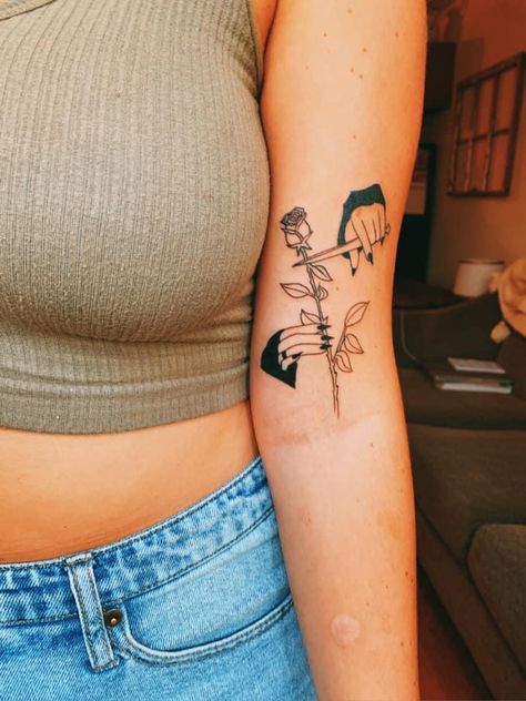 Beautiful Horror Tattoos, Addams Family Couple Tattoos, Pretty Horror Tattoo, Matching Spooky Tattoos For Best Friends, Mortician Tattoo, Wednesday Tattoo Design, Vintage Horror Tattoo, Addams Family Tattoos, Morticia And Gomez Addams Tattoo