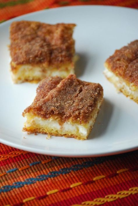 Cheesecake Sopapilla, Easy Sopapilla Cheesecake, Sopapilla Recipe, Sopapilla Cheesecake Bars, Mexican Party Food, Sopapilla Cheesecake, Mexican Dessert, Cheesecake Bars, Party Desserts