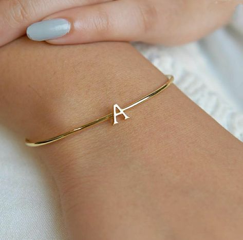 Gold Bracelet For Women With Letters, Alphabet Bracelets Gold, Couple Bracelets Aesthetic, Trendy Watches Women, Alphabet Bracelet, Simple Chain Necklace, Gold Bracelet Simple, Gold Initial Pendant, Modern Gold Jewelry