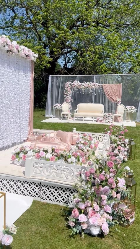 Nikkah Setup, Nikah Decor, Themed Wedding Decorations, Flower Garland Wedding, Wedding Entrance Decor, Dream Wedding Decorations, Wedding Dance Video, Party Setup, Desi Wedding Decor