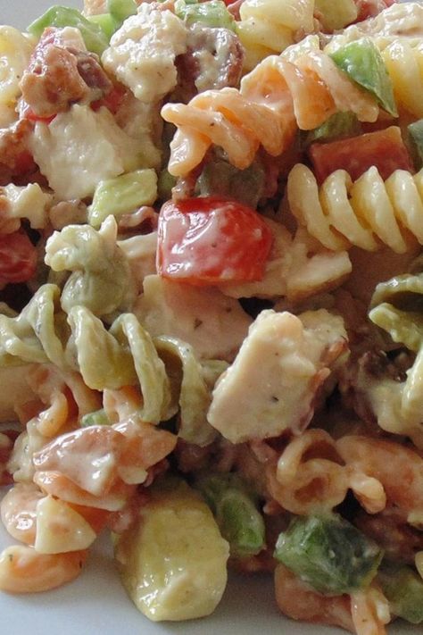 Club Pasta Salad, Chicken Club Pasta Salad, Salad Caprese, Salad Macaroni, Creamy Pasta Salads, Chicken Club, Easy Pasta Salad Recipe, Best Pasta Salad, Pasta Carbonara