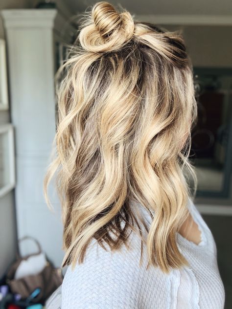 links + loves – The Small Things Blog Half Top Knot, Small Things Blog, Half Top, Top Knots, Top Knot Hairstyles, Bridesmaid Hair Half Up, Hair Color And Cut, Half Up Hair, Hairstyles Ideas