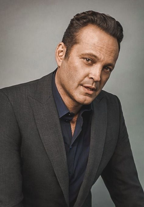 Vince Vaughn as Callahan Gentry. Guy Crush, Desmond Doss, Hacksaw Ridge, Funny Comedians, Kevin James, Vince Vaughn, True Detective, Tall Men, Mel Gibson