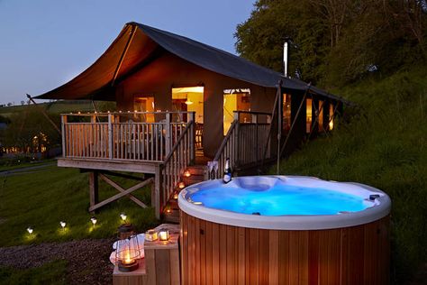 Manchester Cathedral, Cabin Hot Tub, Glamping Ideas, Canopy And Stars, Tivoli Gardens, Luxury Glamping, Safari Tent, Free Things To Do, Rooftop Bar