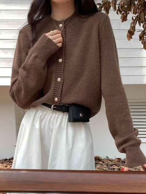 Manche, Áo Len Cardigan, Sixth Form, Fall Cardigans, Dark Autumn, Brown Cardigan, Long Sleeve Knitted Cardigan, Fits Inspo, Button Front Cardigan#OutfitInspoSchool #AestheticFallFashion #FallInJapanStyle #UniqloFallStyle #CozyFallOutfits Brown Cable Knit Cardigan, Brown Cardigan Outfit, Ootd Cardigan, Corporate Baddie, Cardigan Outfit, Fall Cardigans, Cardigan Brown, Crew Neck Cardigan, Color Crew