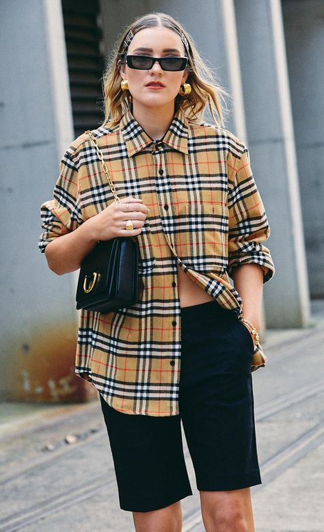 Fashion Week Australia Street Style From Sydney | Who What Wear UK Burberry Shirt Outfit Women, Burberry Shirt Outfit, Sydney Fashion Week, Streetstyle Summer, Sydney Fashion, Burberry Shirt, 2020 Fashion Trends, Street Style Summer, 2020 Fashion