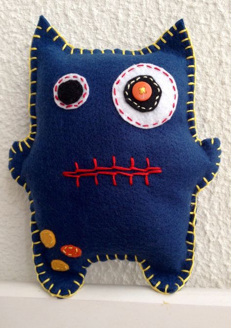 Cute Felt Monsters, Monster Sewing, Sewing Monsters, Felt Monster, Ugly Dolls, Monster Dolls, Fabric Toys, Sewing Projects For Kids, Sewing Toys