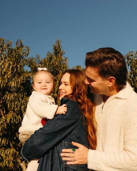 Marked off one of my bucket list sessions last night in an apple orchard with the Frawleys! I truly couldn’t decide on photos for a preview and felt like every single one needed its own slide (thank you Instagram for finally giving me the 20 slide option)! There’s so much beauty in a family of three - all the newness. Total love over one human! That first year not only getting to know a new little person but also yourselves as parents. Getting to document these photos for them just a mere 2... Family Photo Apple Orchard, My Bucket List, Family Shoot, Family Of Three, Apple Orchard, First Humans, Family Session, Family Photo, Getting To Know