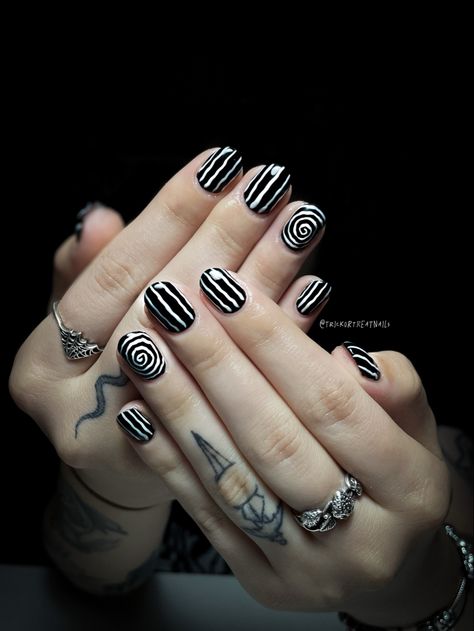 Halloween Nail Ideas, Witchy Nails, Mens Nails, Punk Nails, Goth Nails, Grunge Nails, Halloween Nail Designs, Get Nails, Halloween Nail