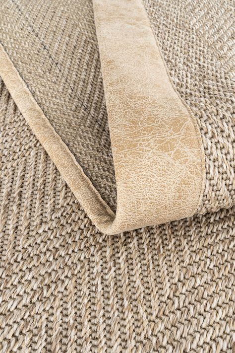 ✔ Elegant and chic enough to use indoors ✔ Robust enough to use outdoors Take your home decor to the next level with this uniquely beautiful herringbone design sisal rug.  Our sisal carpet is machine-woven and finished by hand.  Reflect your style with our Cool Rugs! We can finish this Jute Rug, which you see with a border, with overlock on all 4 sides (instead of border) upon your request.  As a 3th option : We can complete your custom rug as 2 colors borders with a small price difference. ( Se Herringbone Hallway, Long Hallway Rug, Sisal Runner, Sisal Carpet, Carpet Stair Treads, Jute Carpet, Jute Wool Rug, Minimalist Rugs, Border Rugs