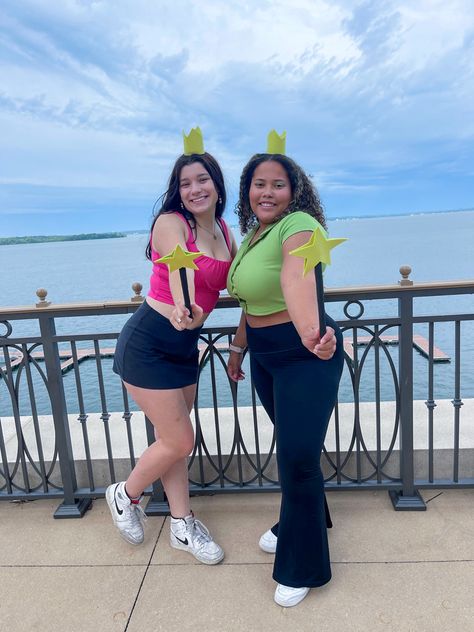 Spirt Week Character Day Ideas, Disney Vs Nickelodeon Spirit Week, Dynamic Duo Friends, Cosmos And Wanda Costume, Twin Day Hoco Week, Disney Character Costume Ideas, Icon Duos Costume, Cosmo E Vanda, Character Day Duo Spirit Week