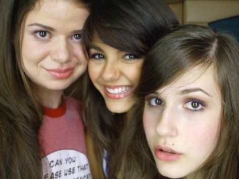 zoey 101 abby wilde stacey dillsen victoria justice lola martinez erin sanders quinn pensky Quinn Pensky, Logan Reese, Matthew Underwood, Lola Martinez, Zoey 101, Erin Sanders, Cartoon Profile Pictures, Victoria Justice, Disney Pictures