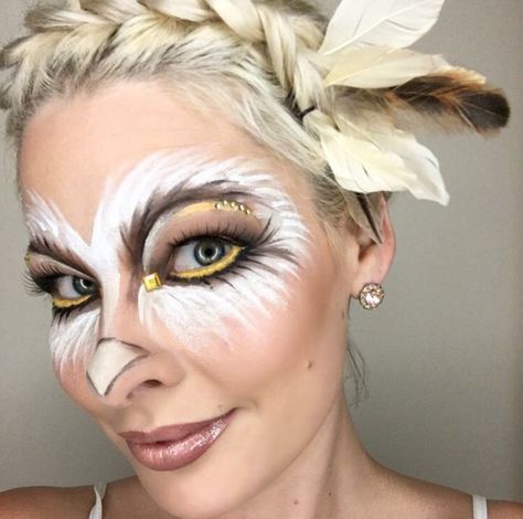 Cute owl makeup. DIY Halloween makeup. Owl Face Paint, Owl Makeup, Little Mermaid Makeup, Easy Halloween Face Painting, Bird Makeup, Fantasy Make-up, Halloween Make-up Looks, Halloween Instagram, Owl Halloween