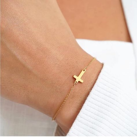 Length: 8.5” Material: 18k Gold Plated Hypoallergenic Lead & Nickle Free Tarnish Free Hand Chain Jewelry, Hand Chain Bracelet, Chic Bracelet, Beaded Cross, Cross Chain, Gold Bead Bracelets, Hand Chain, Cross Bracelet, Hand Jewelry