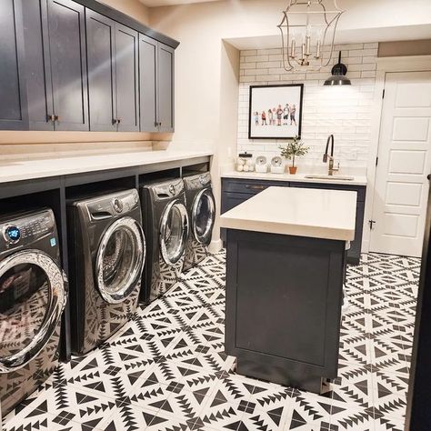 TᕼE ᗷᖇᗩᗪᒪEY ᗷᑌᑎᑕᕼ on Instagram: "Welcome to my laundry room. The place that I spend almost as much time in as the kitchen. It's the first place I go after I get ready in the morning and the last place I go before going to sleep. One of the most common questions I get asked is about laundry. I typically do 2-5 loads of laundry a day. My older three kids do their own laundry. 🙌🏻 We have two bins (one upstairs and one downstairs) for random laundry to go to be washed and then every bedroom has Laundry Room Ideas Double Washer, 4 Washer And Dryer Laundry Room, Laundry Room For Large Family, Laundry Room With 4 Machines, Double Washer And Dryer Laundry Room Small Spaces, Two Washer And Dryer Laundry Room, Multiple Washer Dryer Laundry Room, 2 Washers 2 Dryers Laundry Rooms, Laundry Room 2 Washers 2 Dryers