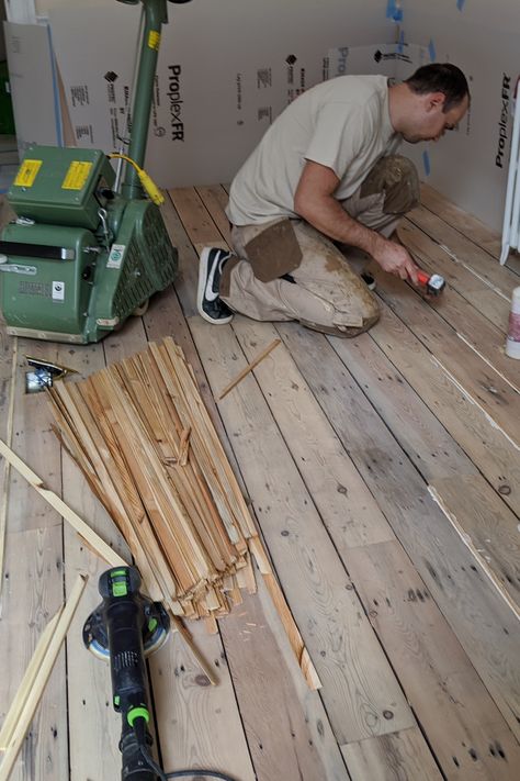 Reclaimed Pine Floors, Sanding Wood Floors, Renovation Parquet, Wood Floor Restoration, Cottage Flooring, Faux Wood Flooring, Osmo Oil, Wood Floor Finishes, Pine Wood Flooring