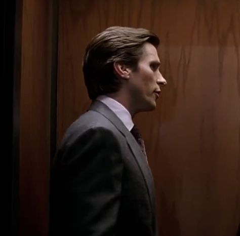 Christian Bale Side Profile, Christian Bale Bruce Wayne, Lana Hot, Chris Bale, Young Leonardo Dicaprio, Badass Aesthetic, Bruce Wayne, Christian Bale, Keanu Reeves