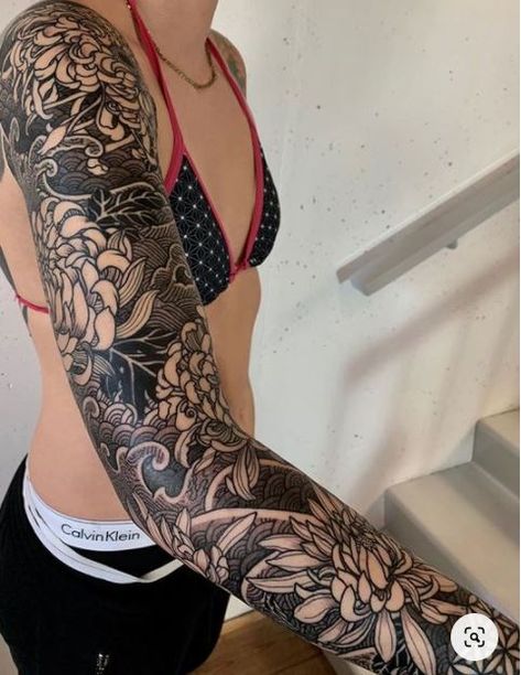 Wave Tattoo Sleeve, Mama Tattoos, Japanese Wave Tattoos, Tattoo Sleeve Filler, Chrysanthemum Tattoo, Tattoo Filler, Fan Tattoo, Tattoo Background, Japanese Wave