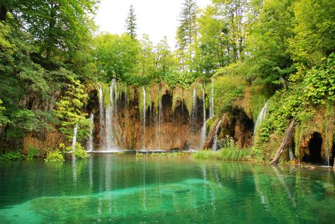 Evia Greece, Pink Waterfall, Plitvice Lakes, Cheat Meal, Visiting Greece, Athens Greece, Travel Alone, Best Places To Travel, Greece Travel