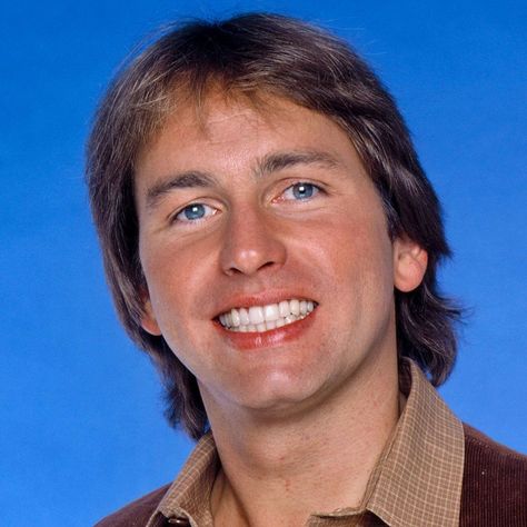 John Ritter (1948–2003) He was an Emmy winner for THREE'S COMPANY — and a joy to watch.❤️ John Ritter, Suzanne Somers, Starsky & Hutch, Three's Company, Golden Age Of Hollywood, Do You Remember, Man Humor, Hutch, Golden Age