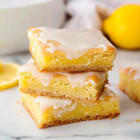 Lemon Blondies Homemade Lemon Bars, Vegan Lemon Curd, Lemon Brownies, Resep Brownies, Cake Mix Desserts, Frozen Lemon, Lemon Bars Recipe, Culinary Lavender, Lemon Cake Mixes