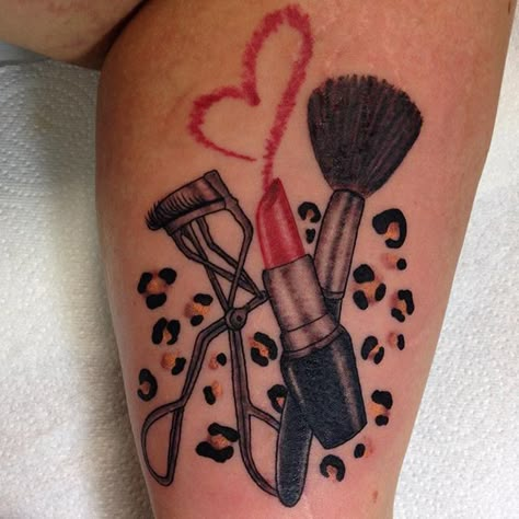 Makeup Artist Tattoo, Tatuaje Trash Polka, Lipstick Tattoos, Stylish Tattoo, Makeup Tattoo, Artist Tattoo, Tattoo Feminina, Makeup Tattoos, Girly Tattoos