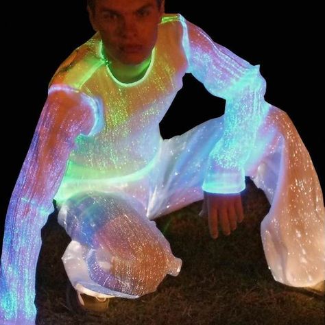 Cosplay Costumes For Men, Light Up Clothes, Smart Textiles, Led Clothing, E Textiles, Smart Materials, Electric Forest, Mode Costume, Textil Design