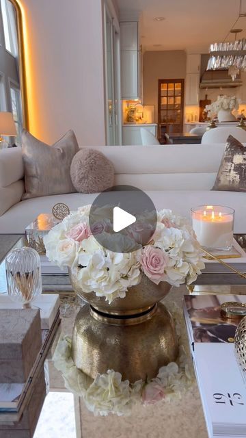 Farah Merhi on Instagram: "Have you ever tried making a flower arrangement by mixing faux florals with real flowers? Real Hydrangeas tend to be expensive and they dont last long. Using faux hydrangeas that look real mixed in with real roses creates a full, beautiful arrangement that lasts longer and requires less flowers. The best part, you can reuse your hydrangeas over and over and mix them with different real flowers ❤️ here’s how my arrangement turned out. What do you think?" Hydrangea Centerpieces, Making A Flower, Luxury Flower Arrangement, Farah Merhi, Wall Decor Living Room Modern, Hydrangea Flower Arrangements, Space Saving Hacks, Hydrangea Arrangements, Flowers Real