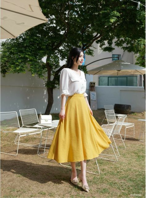 Long Skirt Outfits Korean, Skirt Outfits Korean, A Line Midi Skirt, Style Mini Skirt, Korean Outfit Street Styles, Long Skirt Outfits, Shimla, Korean Street, Korean Fashion Trends