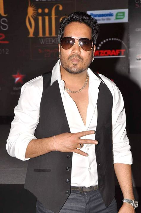 Mika Singh Mika Singh, Body Guard, Kumar Sanu, Neha Kakkar, Indian Music, Motor Bike, Ranveer Singh, Book Writer, Music Composers