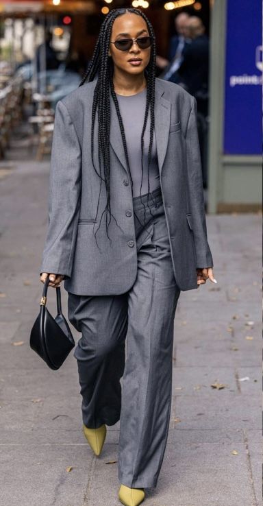 Styling A Suit Women, Urban Corporate Fashion, Suits And Sneakers Women, Plus Size Fashion Work, Trendy Business Casual Outfits For Women Fall Work, Grey Suit Outfits Women, Juxtaposition Outfits, Modern Oversized Office Blazer, Cool Professional Outfit