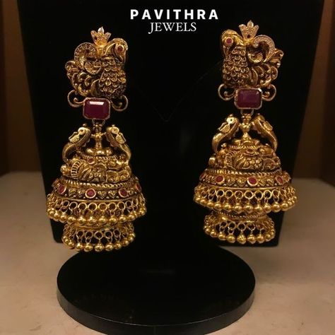 Ruby Earing Design Gold, Antique Gold Earrings Designs For Wedding, Golden Jhumkas Indian Designers, Designer Gold Jewellery, Jhumki Designs Gold Indian Bridal, Gold Bridal Earrings Indian, Jhumki Designs Gold Antiques, Jumkas Antiques, Buttalu Earrings Gold Bridal