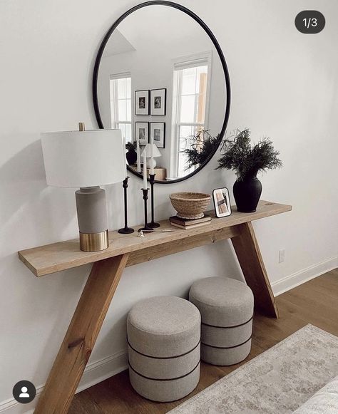 Console Table Entryway, Entry Table Decor, Console Table Styling, Console Table Decorating, Living Room Console, Entryway Table Decor, Modern Console Tables, Hall Decor, Home Entrance Decor