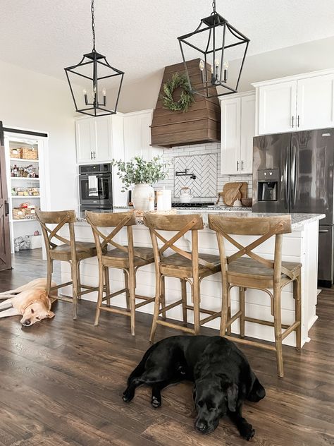 My Favorite Kitchen Bar & Counter Stools - Remington Ranch Farmhouse White Kitchen Bar Stools, Kitchen Island Stools, Mini Wheats, Farmhouse Bar Stools, Kitchen Bar Counter, Island Bar Stools, Ranch Farmhouse, Farmhouse Kitchen Inspiration, Farmhouse Stools