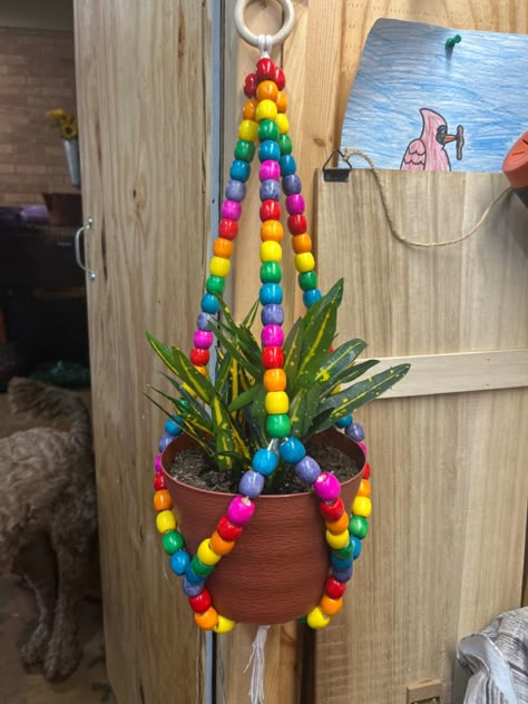 Flower Pot Crafts, Diy Plant Hanger, Deco Boheme, Macrame Patterns Tutorials, Beaded Crafts, Buy Home, Easy Summer, Garden Crafts, Macrame Patterns