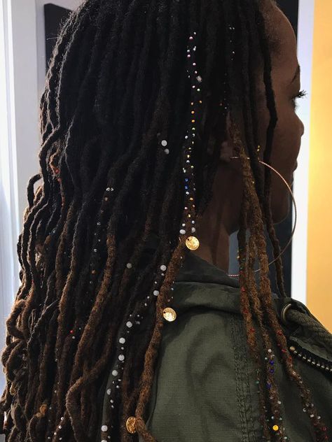 This Hairstylist's "Hair Sprinkles" Are the Prettiest New Way to Adorn Locs — See Photos | Allure Loc Crystals, Loc Sprinkles Locks, Faux Locs With Beads, Locs With Beads, Loc Sprinkles, Dreadlocks Diy, Loc Accessories, Short Dreadlocks Styles, Cute Dreads