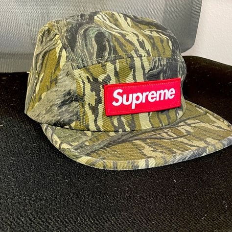 Supreme Military Cap (FW18) Supreme Hat, Motion Logo, Supreme Box Logo, Supreme Accessories, Canvas Hat, Mossy Oak Camo, Red Beanie, Military Cap, Vintage Headbands