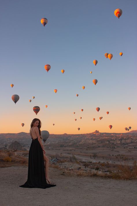 Cappadocia Photo Ideas, Cappadocia Turkey Outfit, Capadocia Aesthetic, Turkey Photo Ideas, Cappadocia Turkey Aesthetic, Cappadocia Turkey Photography, Cappadocia Outfit, Turkey Photoshoot, Capadocia Turkey