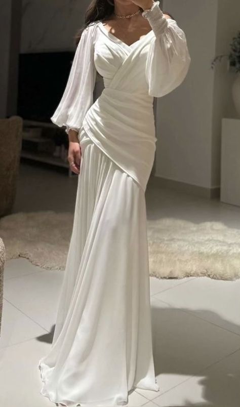 Estilo Hijab, Gowns Dresses Elegant, Soiree Dress, Elegant Dresses Classy, Modest Fashion Outfits, Glam Dresses, Mode Inspiration, Classy Dress, Elegant Outfit