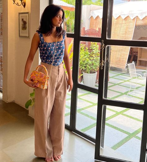 Jaipur Basta X Boogchi 💛💙 Paired our cotton corset top with JB's Mimosa Martini chiq bag🍸. Making it a perfect vibrant monsoon outfit. . . . . . . [ summer outfits, Summer fashion, cotton dresses, summer dresses, Sustainable Fashion, Cute outfits for summer] . . . #explore #trending #fyp #summerwear Outfits For Jaipur Trip, Outfits To Wear In Rajasthan, Outfits To Wear In Jaipur, Jaipur Outfits, Monsoon Outfits, Jaipur Outfit, Indian Summer Outfit, Traditional Shoot, Cotton Corset Top