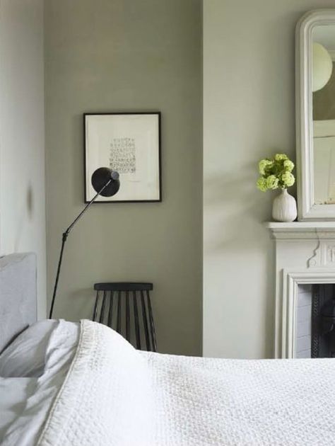 Trend Spotting: The New Hues for the Bedroom Minimalism Living, Green Bedroom Walls, Best Bedroom Paint Colors, Sage Green Paint, Sage Green Bedroom, Bedroom Paint Colors, Gray Bedroom, Trendy Bedroom, Green Decor