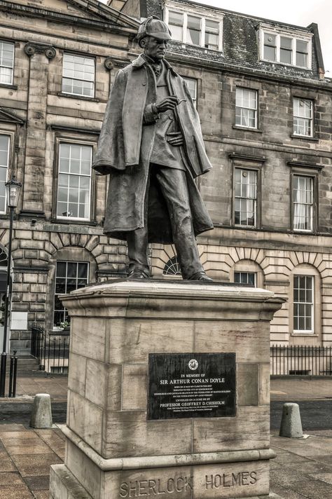 Sherlock Holmes Statue in Edinburgh, located near to the birthplace and childhood home of Sir Arthur Conan Doyle. Sir Arthur Conan Doyle, Childhood Home, Arthur Conan, Conan Doyle, Arthur Conan Doyle, England And Scotland, Edinburgh Scotland, Baker Street, Sherlock Bbc