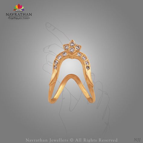 A touch of tradition, a glimpse of heritage. Adorning my finger with this exquisite gold Vanki ring. Vanki Ring Gold Plain, Vanki Ring, Gold Rings Jewelry, Rings Jewelry, Jewellery Designs, Jewellery Collection, Necklace Set, Jewelry Collection, Gold Rings