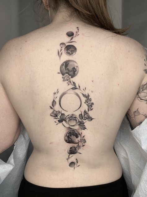 Moon phases floral spine tattoo By Faisal Al-lami @tattoo.sal ——— #dallastattooartist #dallastattoos #art #drawing #inked #dream #moontattoo #peonytattoo #floraltattoo #spinetattoo #blackandgreytattoo #microrealism #dallas #dfwtattoos #dfwtattooartist #texastattooartist #texastattoos #tattooideas #tattoomagazine #peakneedles #fkirons #painfulpleasures #blackandgreytattoo #realismtattoo #tattooideas Moon Phases Spine Tattoo, Floral Spine Tattoo, Baby Owl Tattoos, Full Moon Tattoo, Moon Phases Tattoo, Tarot Tattoo, Star Tattoo Designs, Goddess Tattoo, Fantasy Tattoos