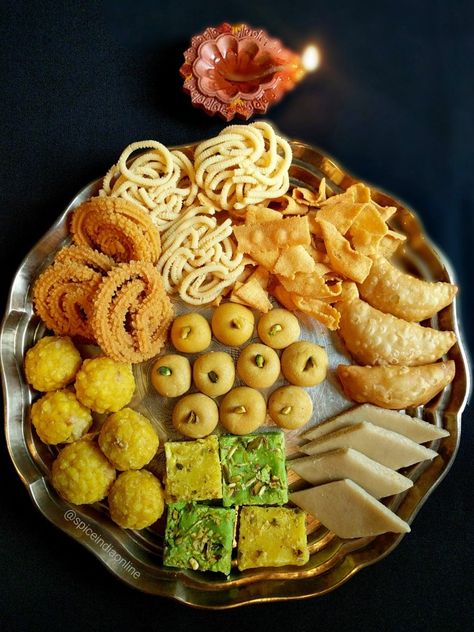 Diwali sweets and snacks South Indian Snacks Recipes, Snacks Indian, Indian Images, South Indian Snacks, Indian Food Photography, Diwali Snacks, Healthy Sweet Snacks, Diwali Sweets, Diwali Food