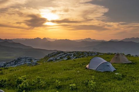 Tipps zum Camping in Albanien mit Zelt oder Wohnwagen inklusive Übersicht von Campingplätzen & Infos zum Wildcampen. Bucket List, Vision Board, I Hope, Camping, Collage, Canning, Travel, Pins, Quick Saves