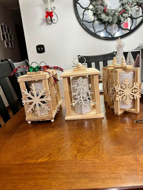 Christmas Lantern Ideas Diy, Dollar Store Crafts Christmas, Diy Jenga Blocks Ideas, Diy Projects Christmas, Wooden Lanterns Diy, Christmas Lanterns Diy, Jenga Crafts, Christmas Lantern Ideas, Dollar Store Diy Decorations