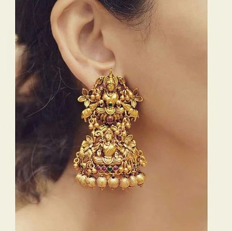 Sparkling Fashion: Gold Jhumka Earring designs latest 2019/ Gold buttalu Temple Jewellery Earrings, Beautiful Temple, Temple Jewelry Necklace, Gold Jhumka Earrings, Indian Jewelry Earrings, Gold Earrings Models, Indian Jewellery Design Earrings, Antique Jewelry Indian, Wedding Jewellery Collection